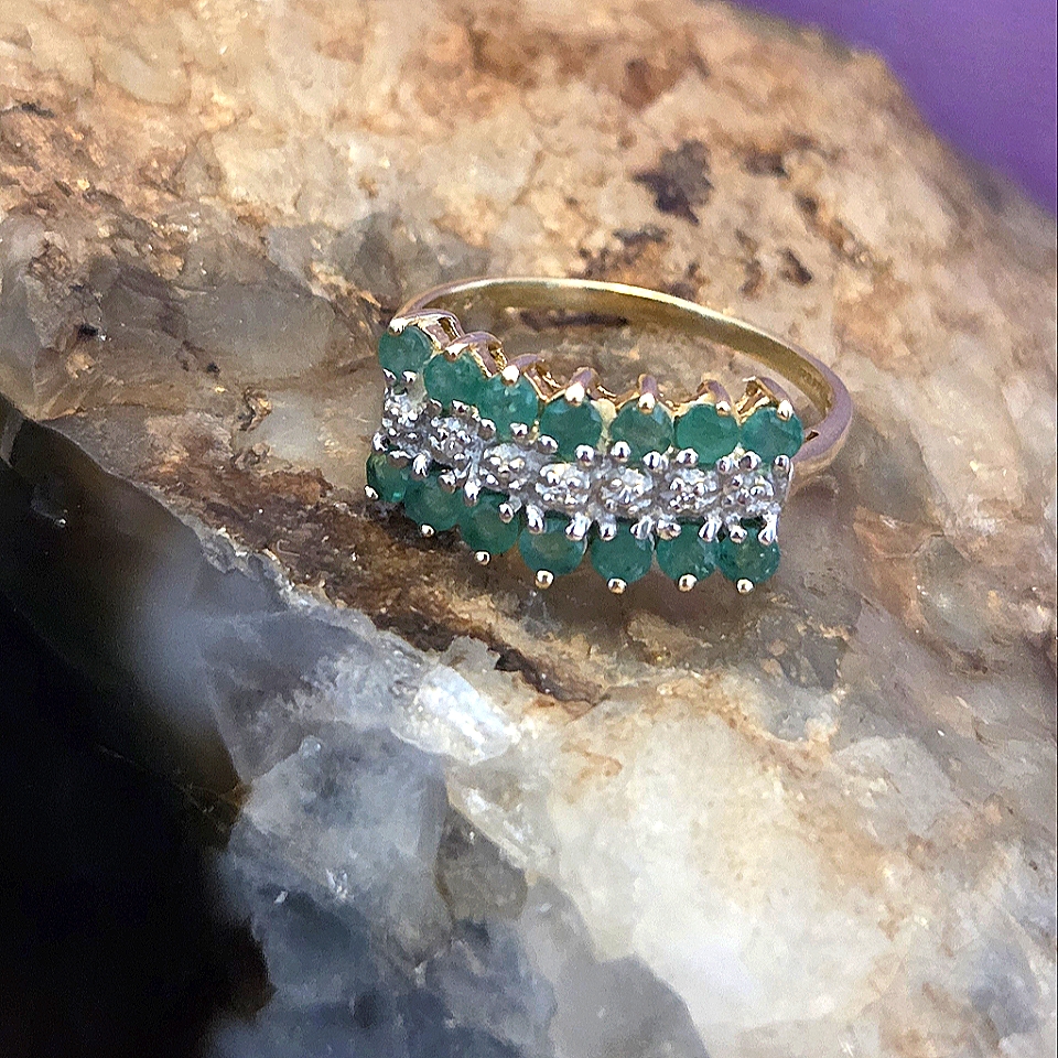 Vintage 10k Yellow Gold Natural .45ct Emerald Round Gem .02ct Diamond Ring